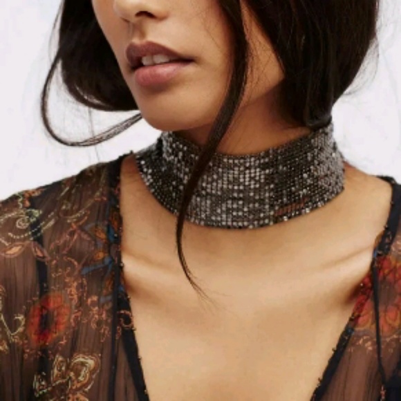 Jewelry - 🎀3/$22🎀 Vintage Wide Sequin Choker Necklace